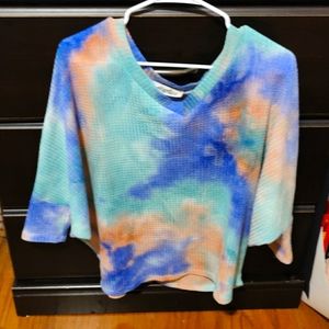 Cropped v neck t shirt